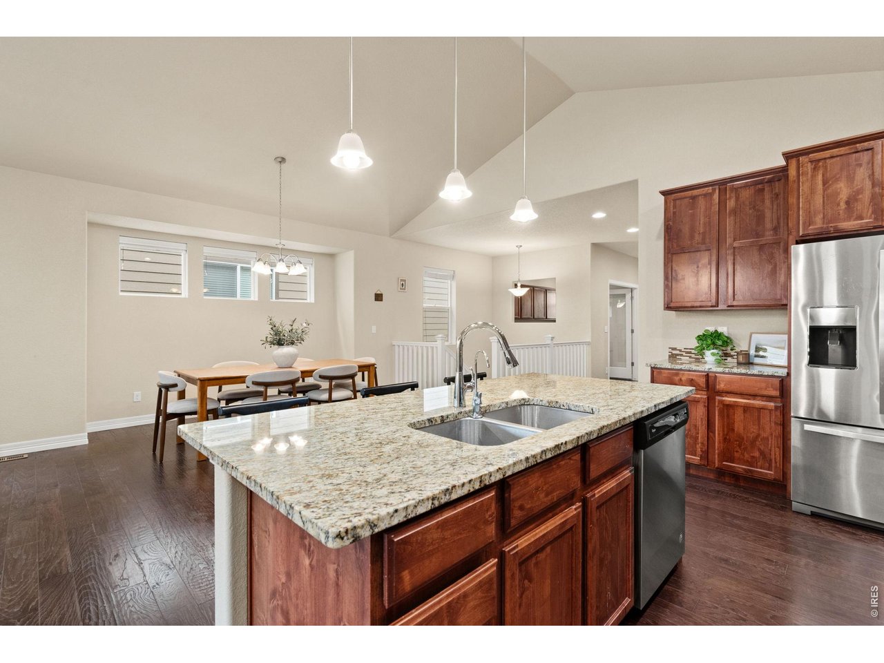 Property Photo 9 Kitchen island