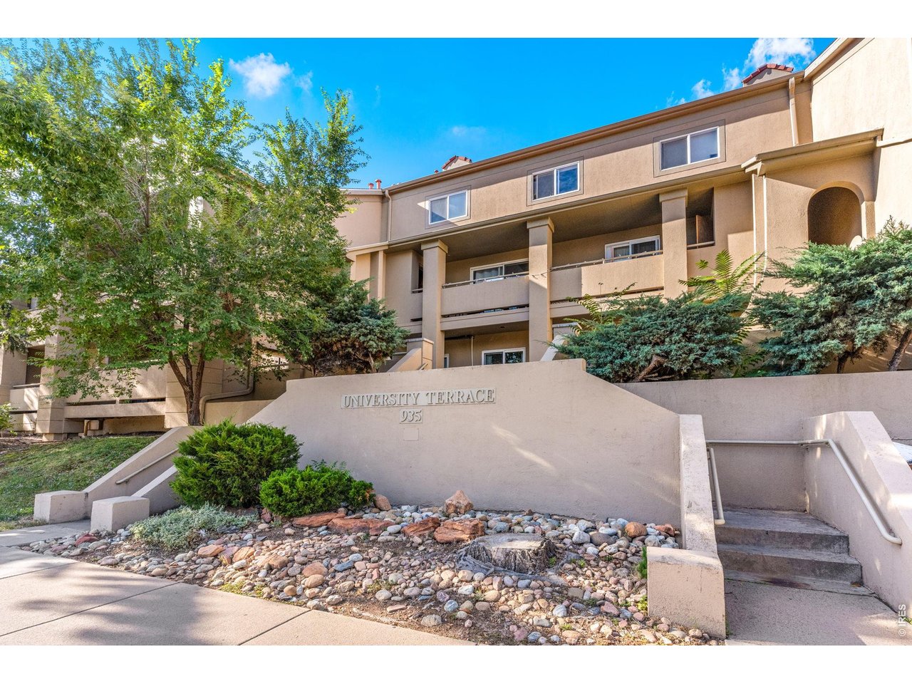 Property Photo 2 University Terrace