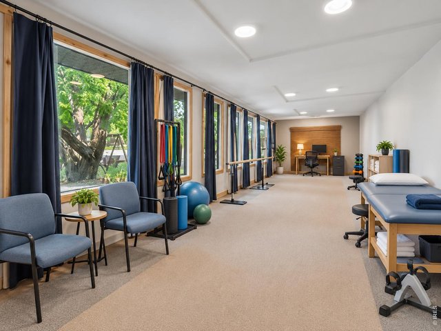 Property Photo 20 Great flex space for PT or wellness center - virtually staged