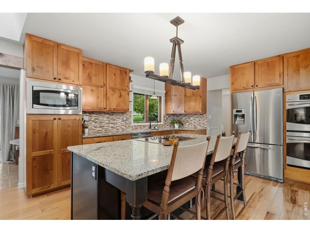 Property Photo 17 Stainless appliances including double oven.