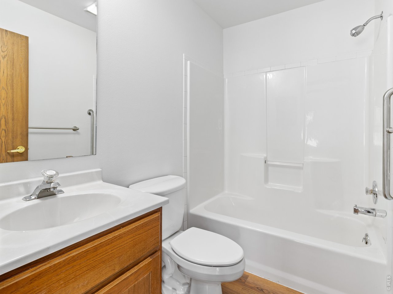 Property Photo 25 Bath 2