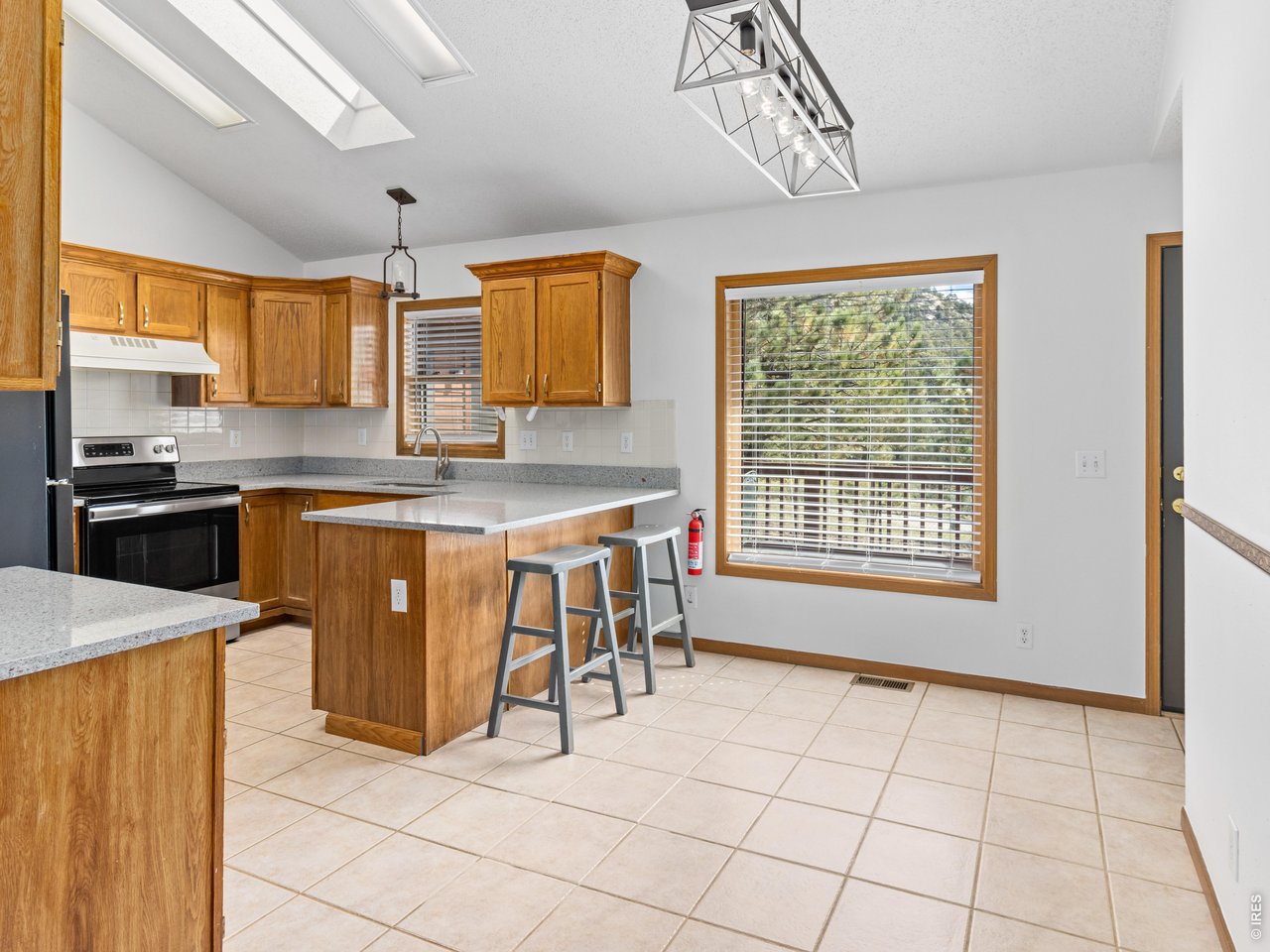 Property Photo 15 Tile kitchen and dining area