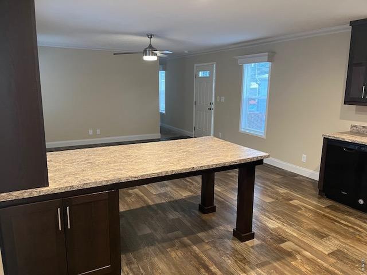 Property Photo 4 Built-in dining area