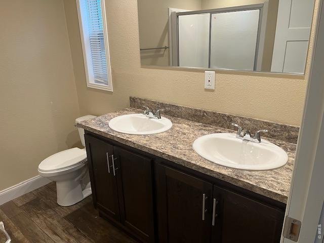 Property Photo 8 Primary bathroom