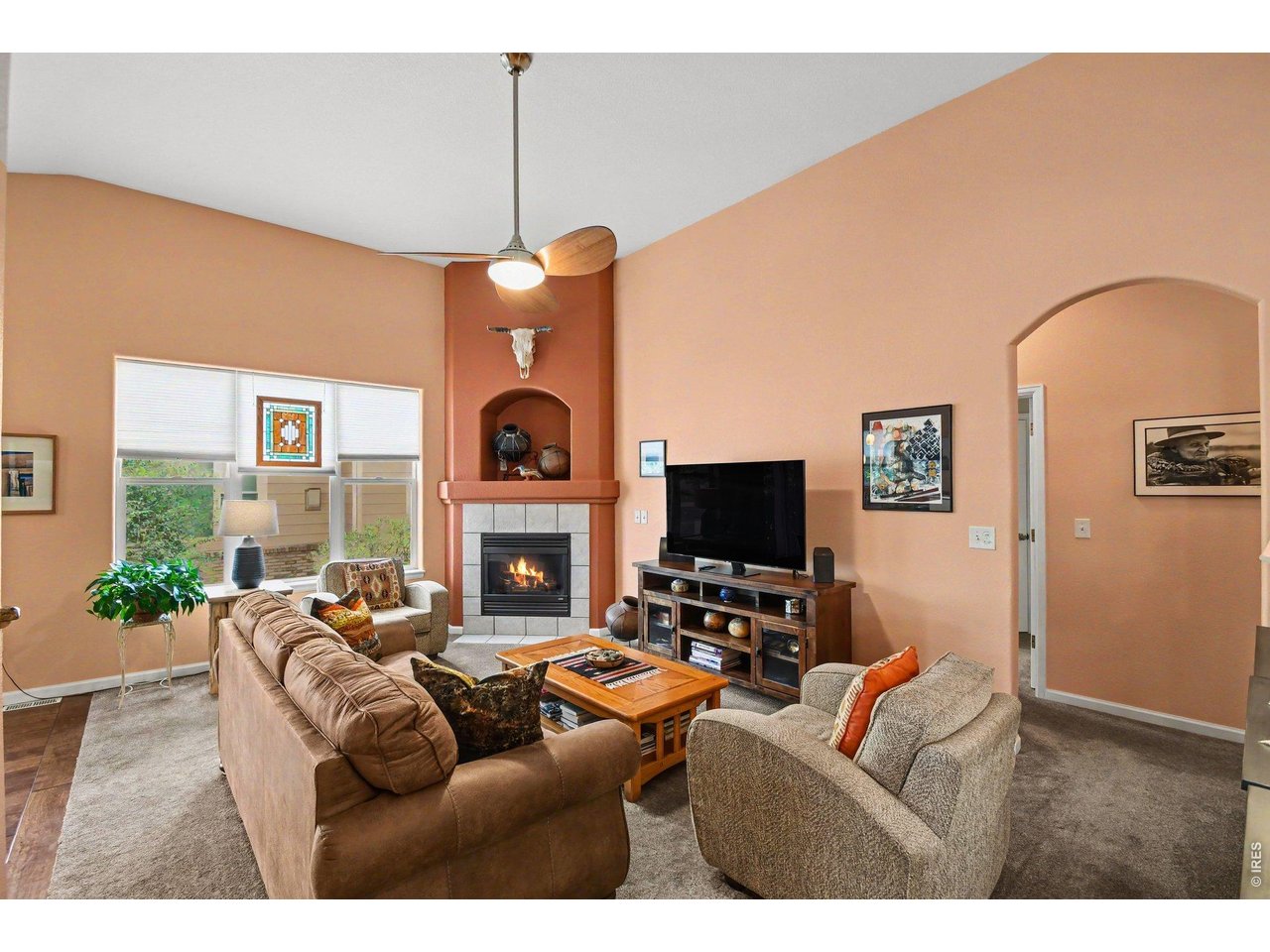 Property Photo 3 Living room