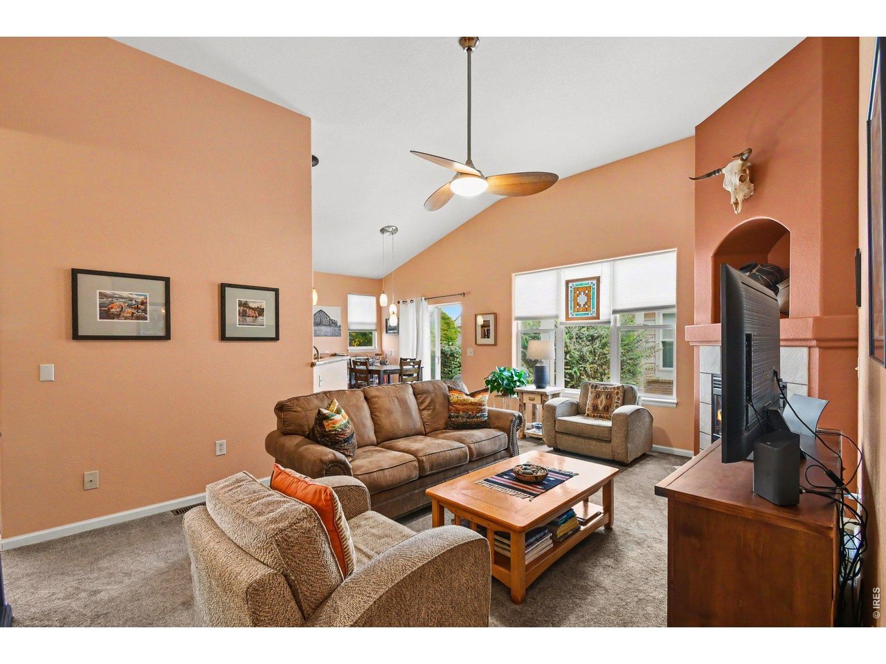 Property Photo 5 Living Room