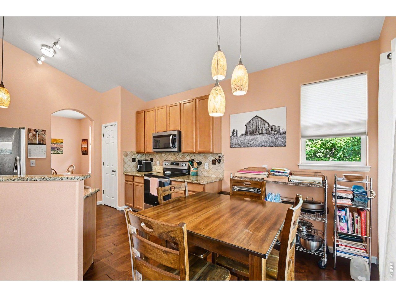 Property Photo 10 Eating area