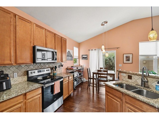 Property Photo 7 Kitchen