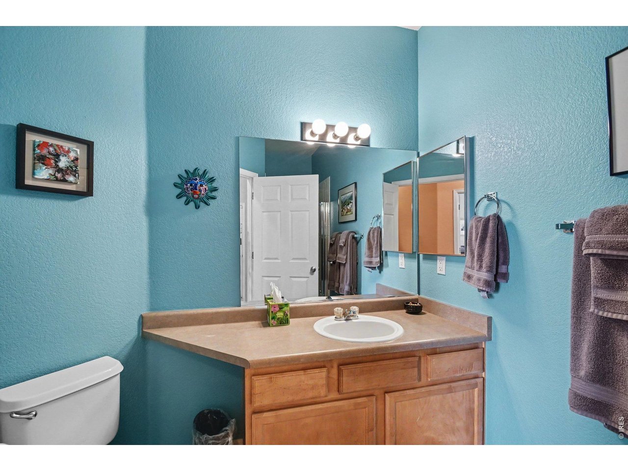 Property Photo 21 Hall bath