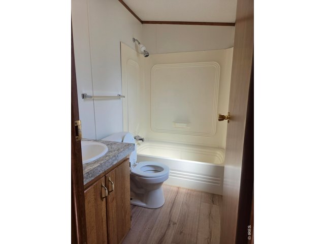 Property Photo 8 Main  bathroom