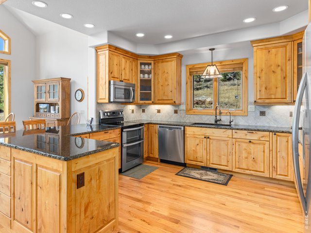 Property Photo 21 Gorgeous granite counters