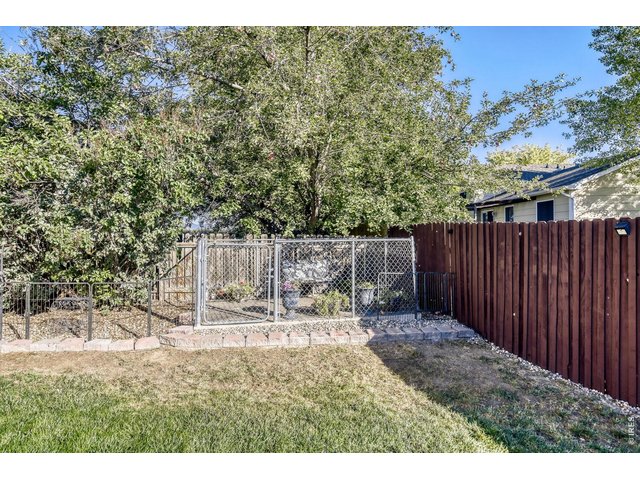 Property Photo 26 Dogrun/Garden
