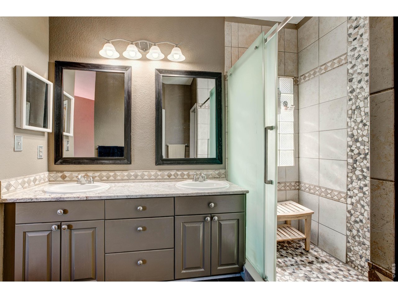 Property Photo 12 Primary Bathroom