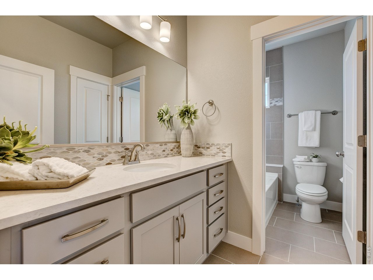Property Photo 17 Shared bathroom