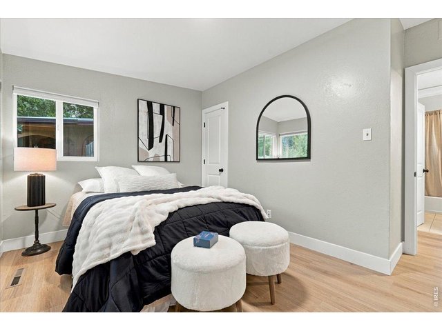 Property Photo 19 Primary bedroom
