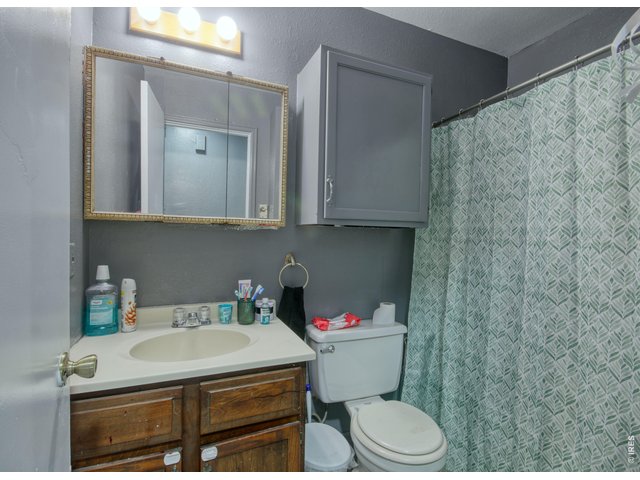 Property Photo 22 Apartment B Full Bath