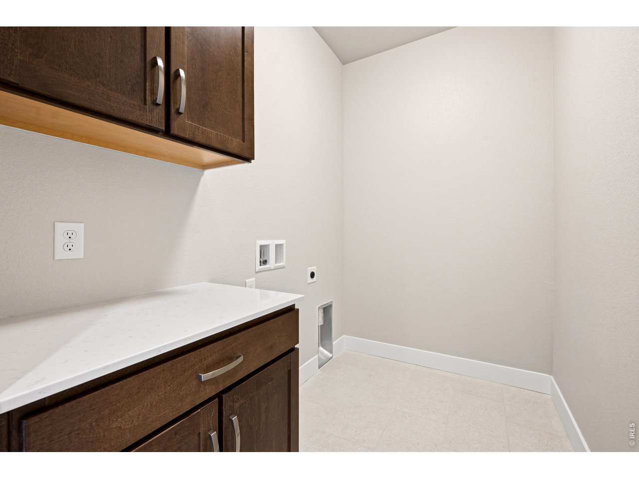 Property Photo 19 Laundry room - upstairs