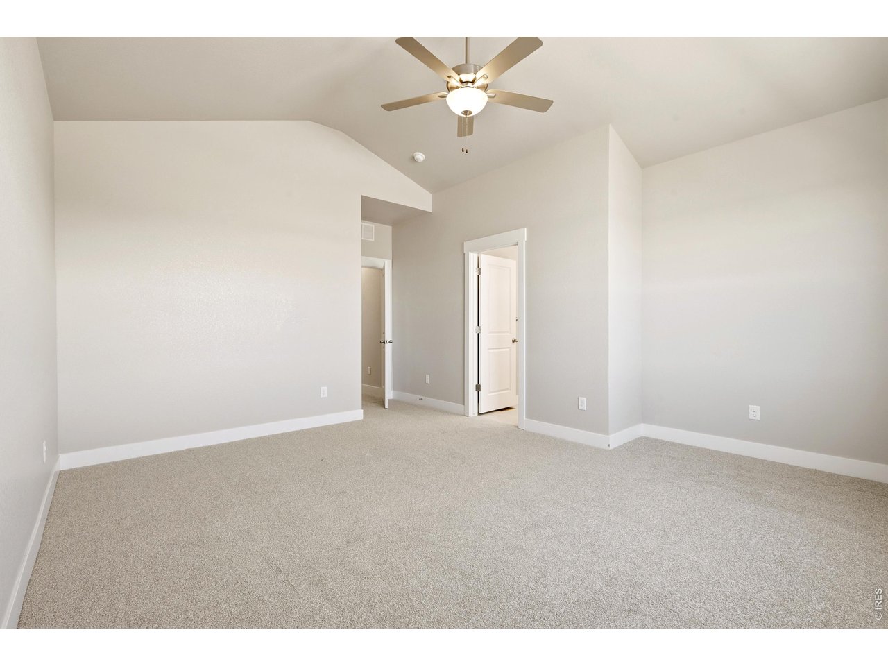 Property Photo 12 Ceiling fan included!