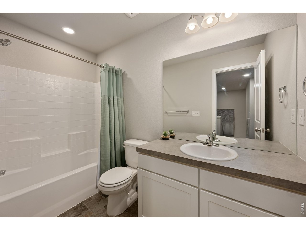 Property Photo 26 Full Guest Bath