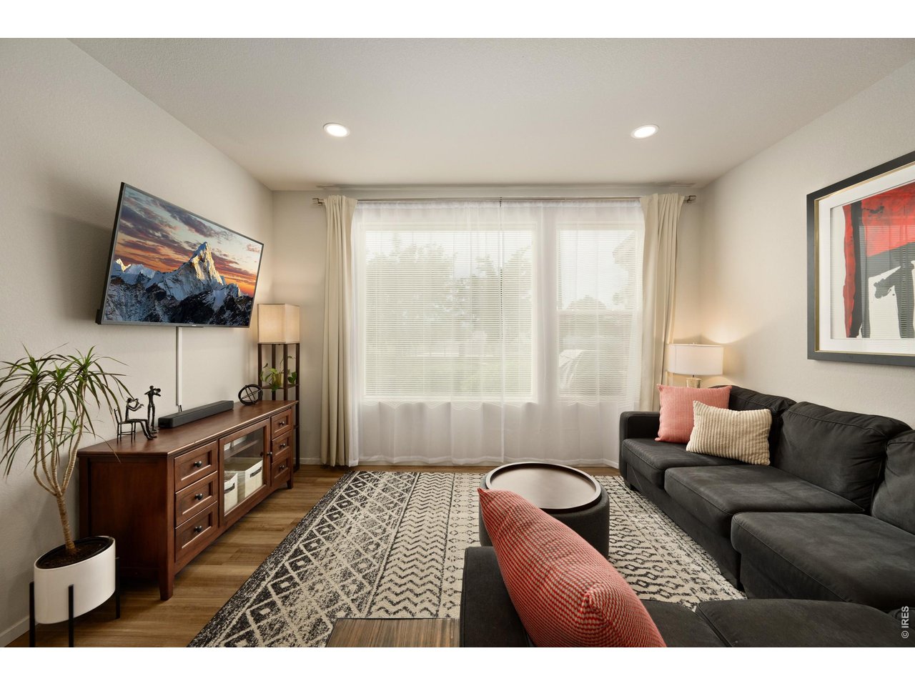 Property Photo 4 Spacious Living Room
