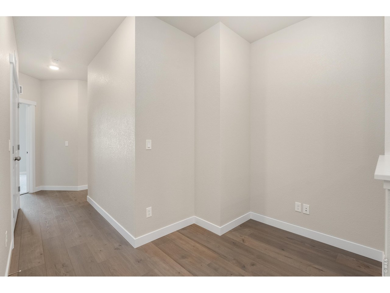 Property Photo 13 Flex nook perfect for a home office, reading room or extra storage!