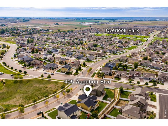Property Photo 6 Down the way from Overland Park and across the street from Greenspace! no Homes in front.
