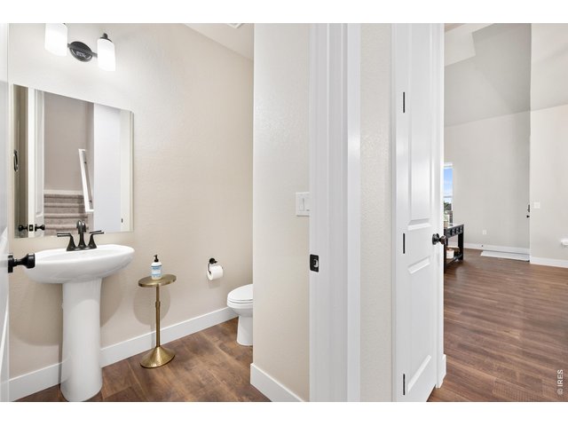 Property Photo 11 Main floor powder room