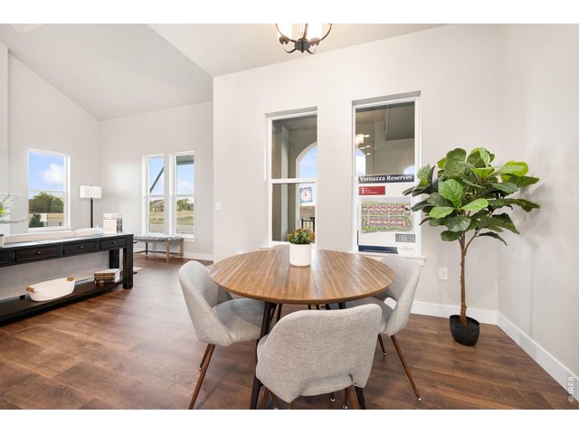 Property Photo 5 Dining nook