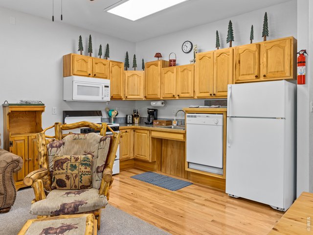 Property Photo 7 Full kitchen