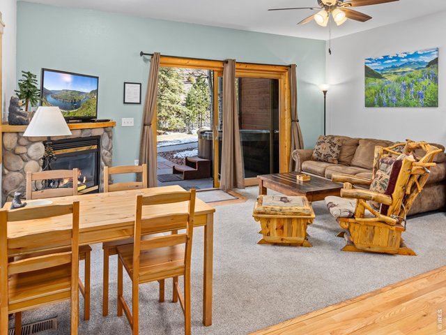 Property Photo 10 Living space