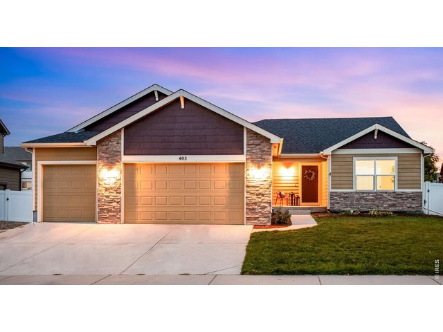 Property Photo 1 Welcome to easy open concept living, with a community greenbelt behind, privacy fencing, lush green yard with sprinkler in front and back.  Over 1,700 finished on the main level - comfortably sized ranch with a brand new Class IV Impact- Resistant Roof!