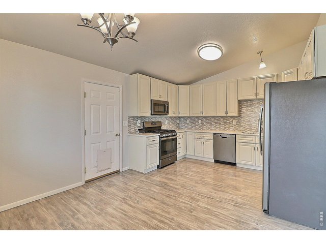 Property Photo 10 Designer Kitchen