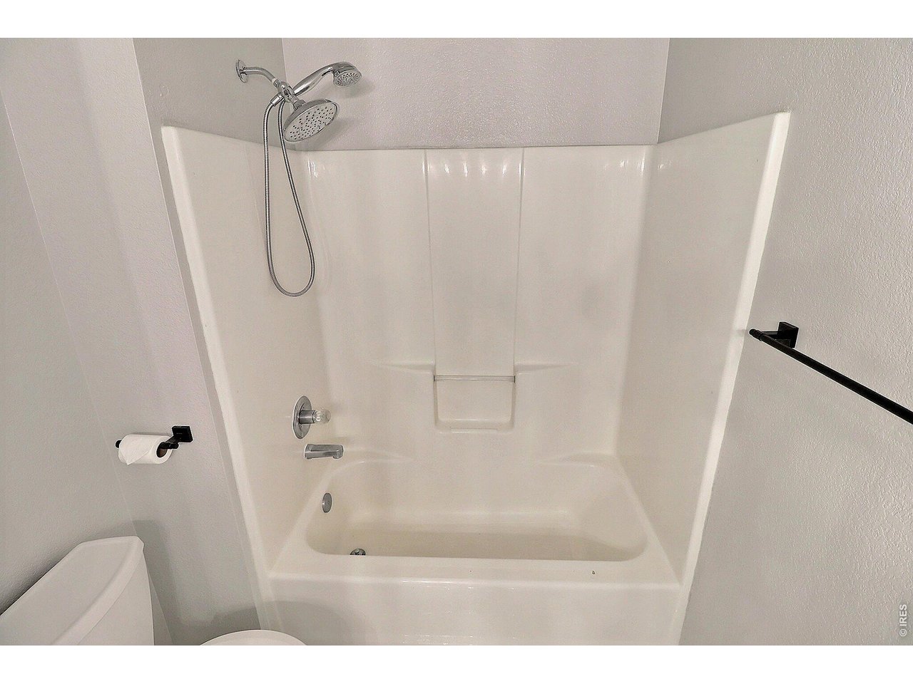 Property Photo 19 Primary Bathroom