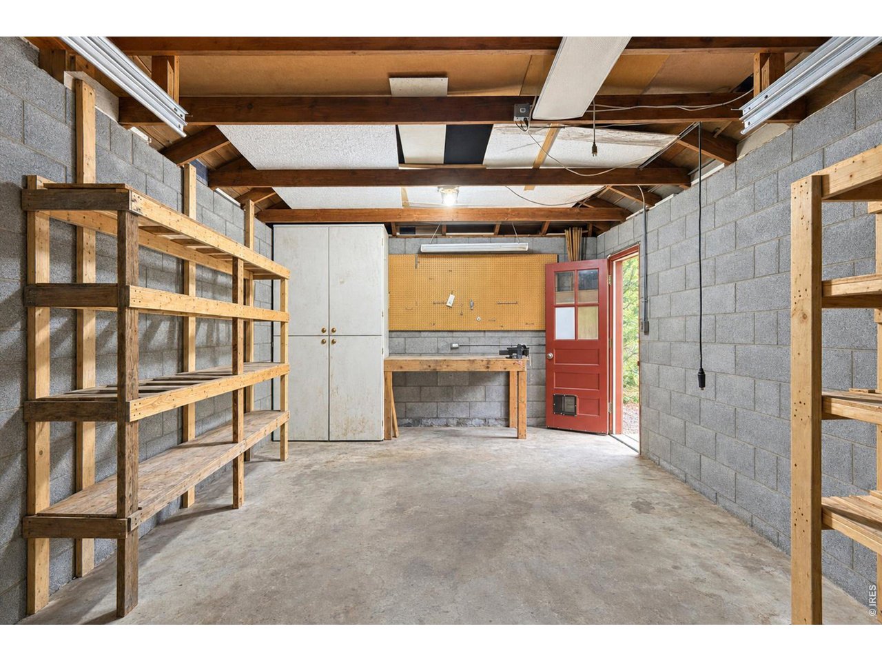 Property Photo 43 Garage Interior