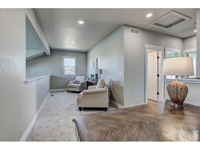 Property Photo 11 Spacious upper loft area for home office, exercise room, gaming, reading and more!