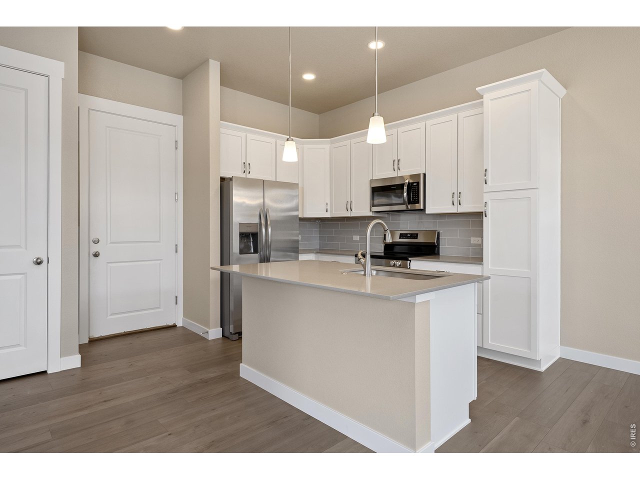 Property Photo 1 Welcome home to 420 High Point Dr #104. Photos of a previously built Timberline plan. Finishes may vary.