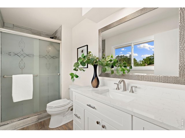 Property Photo 24 Primary bathroom