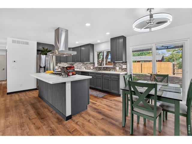 Property Photo 5 Dining room/kitchen