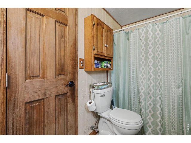 Property Photo 17 Main floor full bathroom