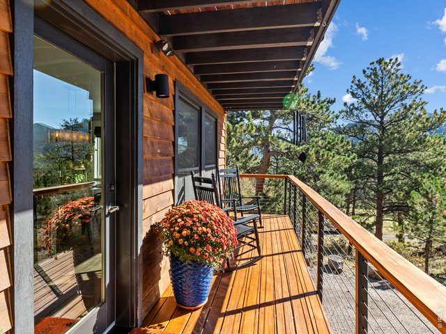 Property Photo 8 Deck access from kitchen and dining