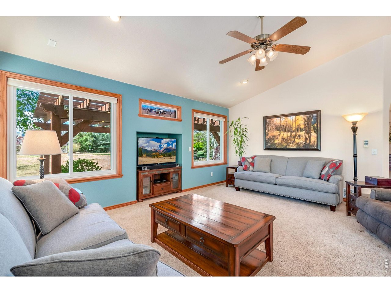 Property Photo 11 Large windows to enjoy sunlight and backyard views