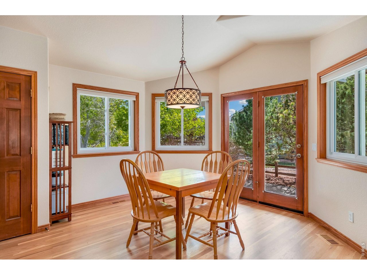 Property Photo 20 Hello sunshine and natural light!