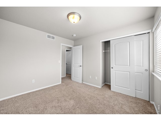 Property Photo 27 bedroom 2