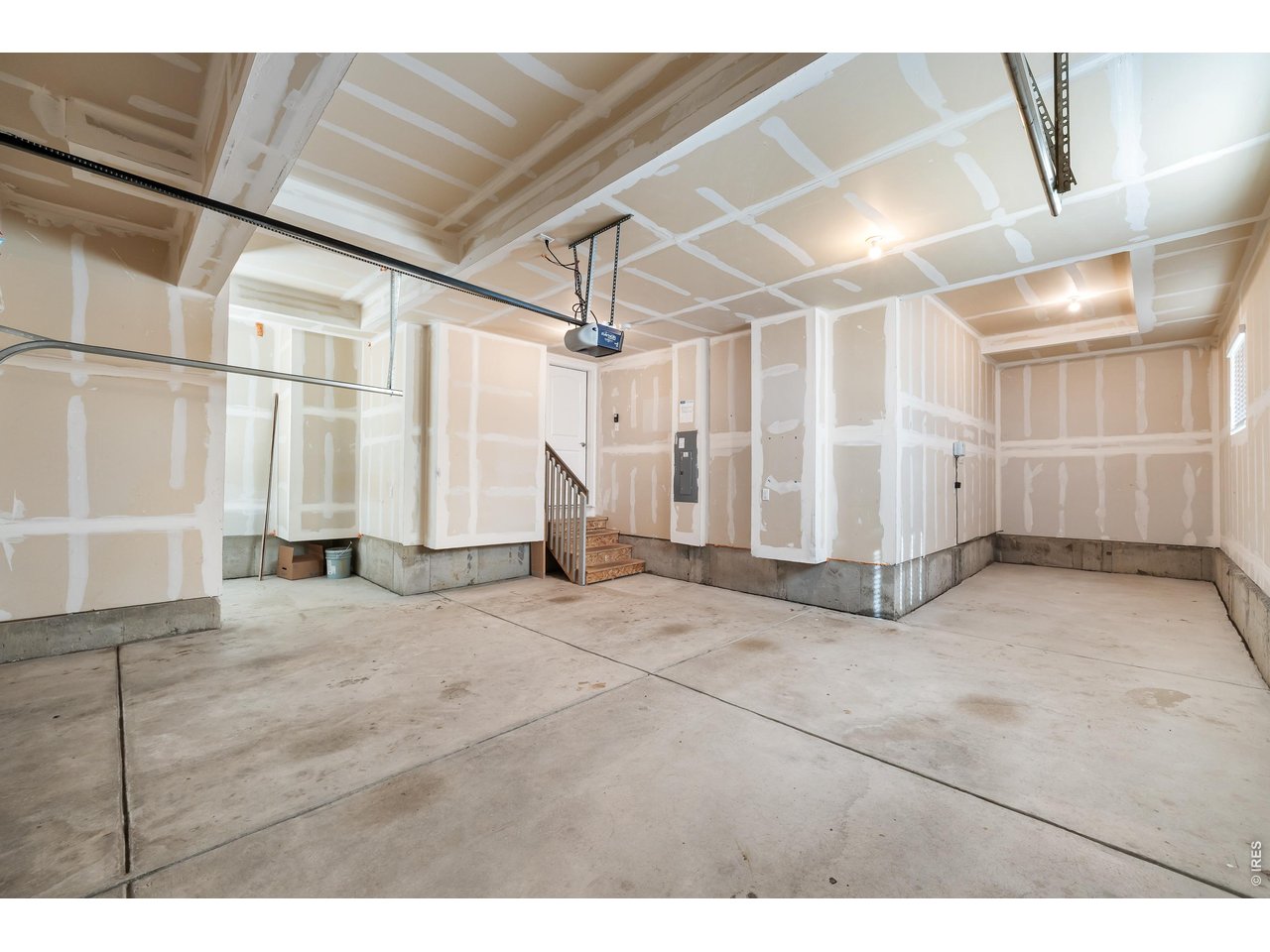 Property Photo 38 oversized garage