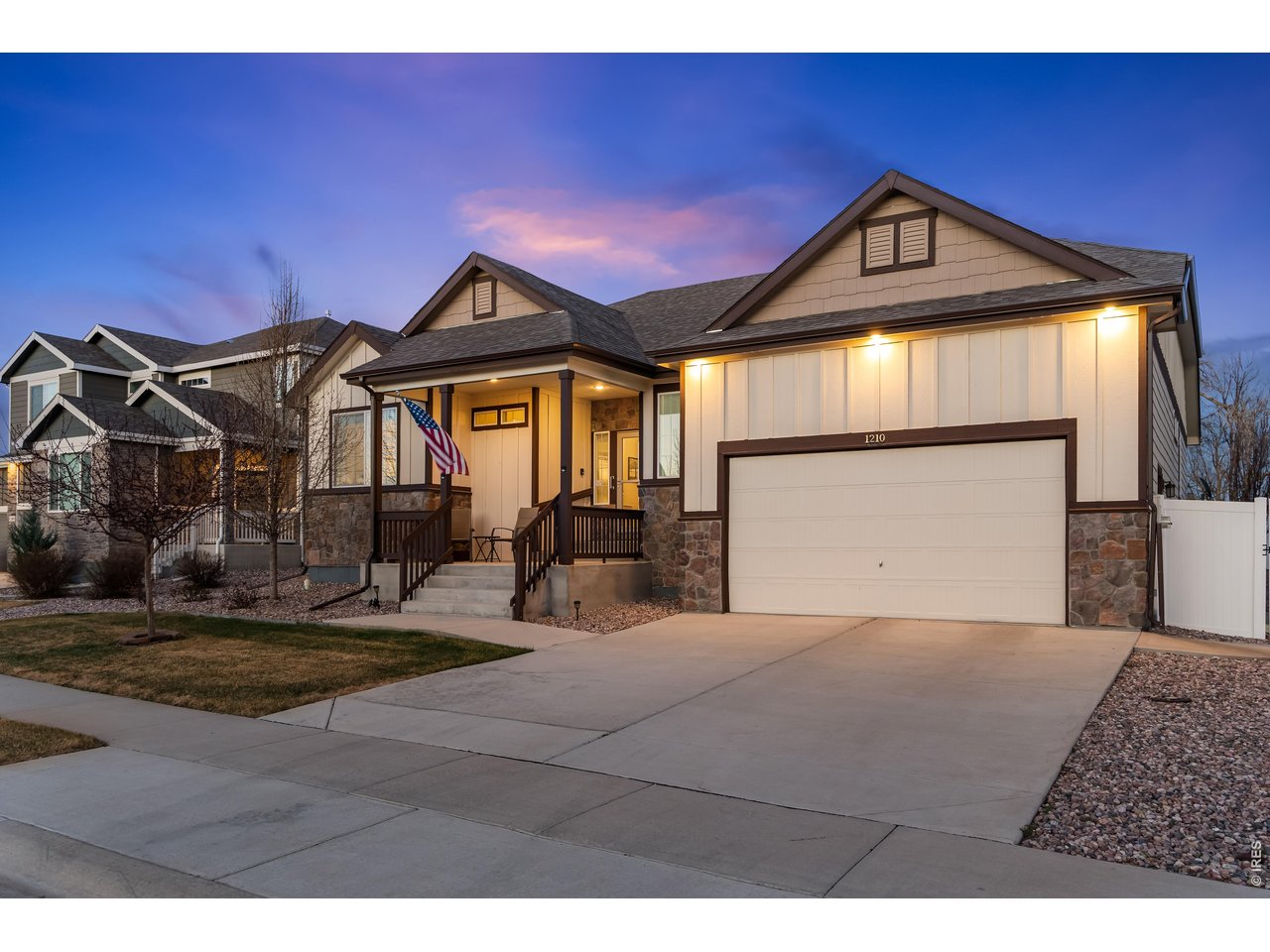 Property Photo 5 Evening shot