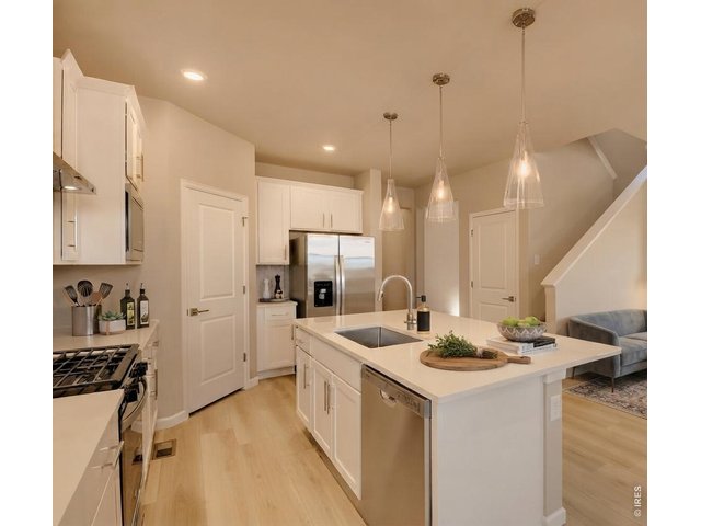 Property Photo 4 Kitchen