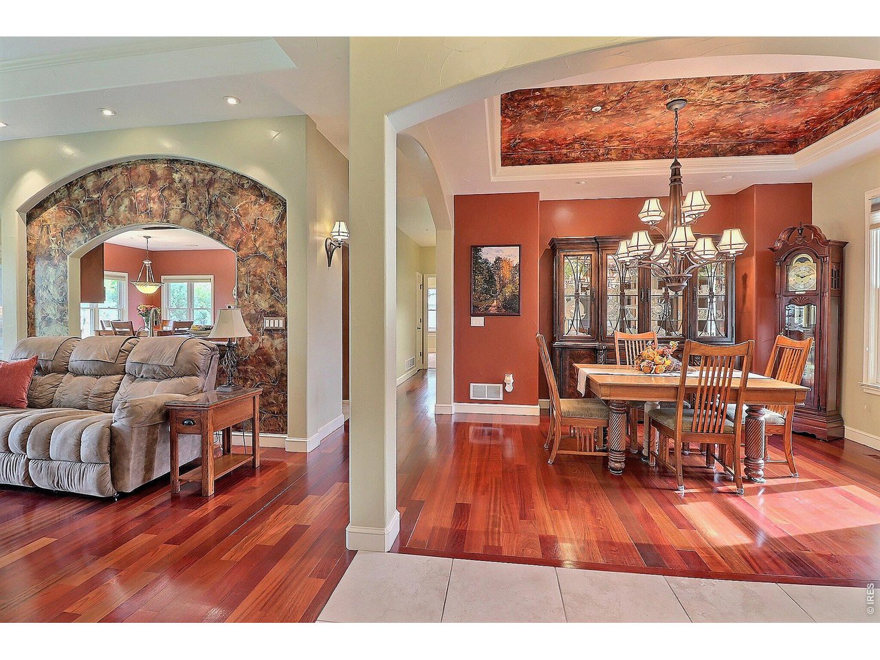 Property Photo 9 Beautiful High End Finishes Throughout!
