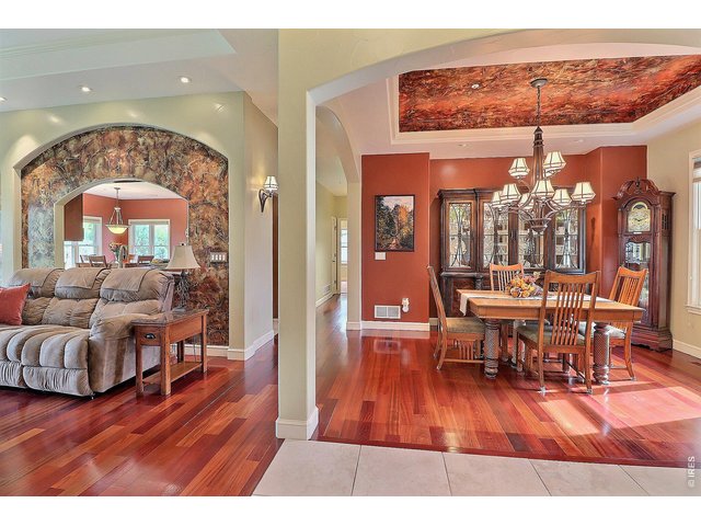 Property Photo 9 Beautiful High End Finishes Throughout!