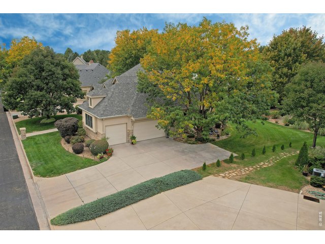 Property Photo 41 Oversize 3-Car Garage
