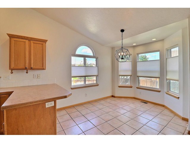 Property Photo 9 Dining Room with Lovely Bay Window